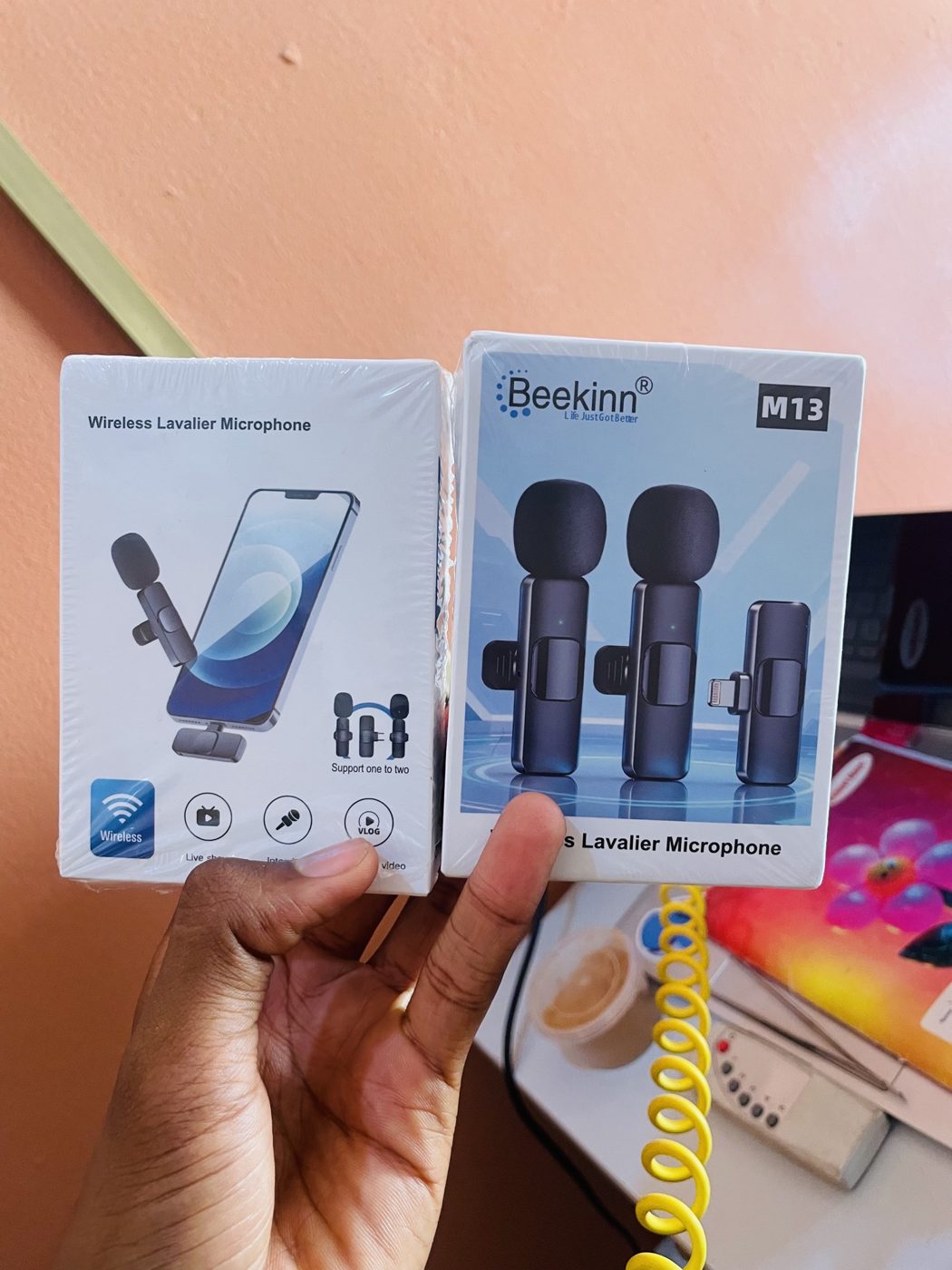Wireless lavalier microphone